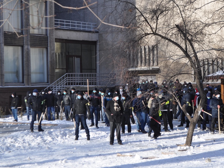 В Днепропетровске двух чиновников будут судить за организацию "титушек" во время Майдана
