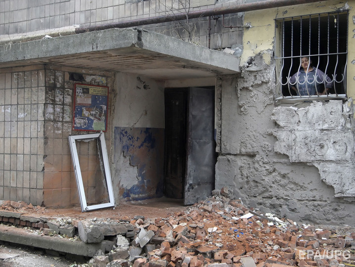 Пресс-центр АТО: Боевики ночью обстреливали населенные пункты на донецком направлении