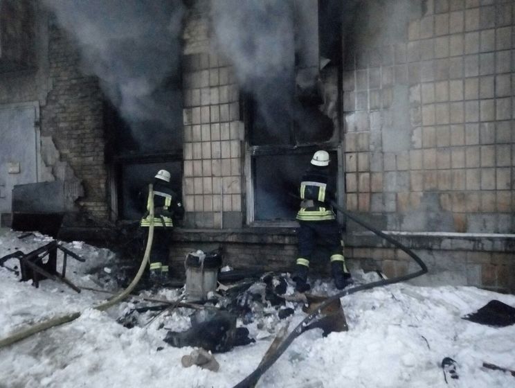 У Києві сталася пожежа на території радіозаводу – ДСНС