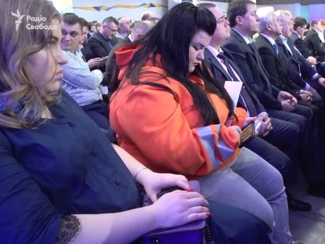 Глава Барышевской райадминистрации заявил, что певица alyona alyona была официально приглашена на форум, где выступал Порошенко