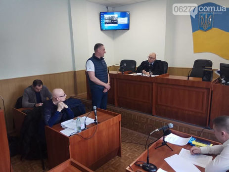 Суд отправил под ночной домашний арест мэра Доброполья, подозреваемого в служебном подлоге