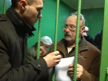 Сын задержанного на Грушевского: Отец не мог бить 