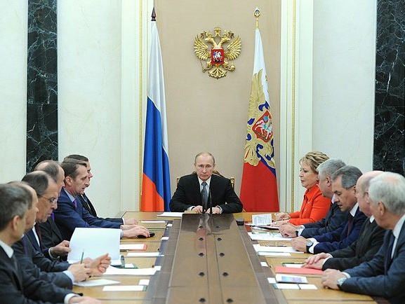 Путин созвал совбез РФ, на котором обсудил поставки газа в Украину и выполнение Минских соглашений