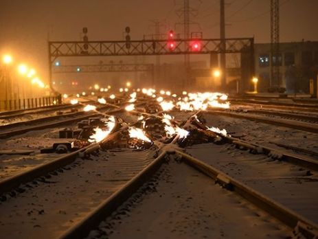 У Чикаго робітники підпалили залізничні шляхи, щоб розблокувати рух поїздів