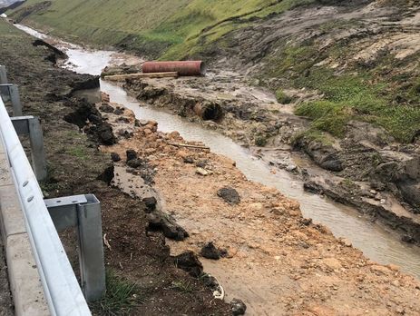 Рух Кримським мостом під загрозою через сповзання ґрунту – InformNapalm