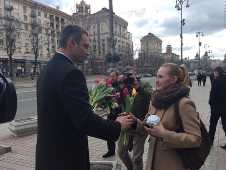 Дайджест 7 марта: Задержаны подозреваемые в убийстве Немцова, покушение на Мозгового, Кличко дарит цветы