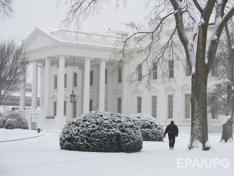 Охрану Белого дома встревожил пожар в расположенном неподалеку киоске