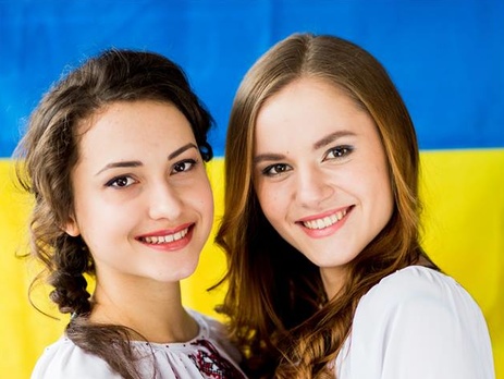 В Харькове презентуют календарь в поддержку армии. Фоторепортаж