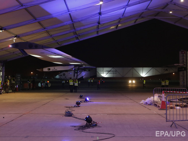 Самолет на солнечных батареях Solar Impulse 2 отправился в кругосветное путешествие. Фоторепортаж