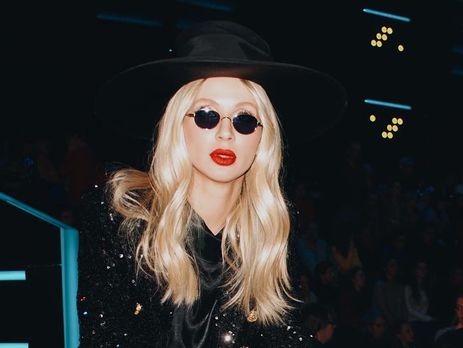 Total black: Loboda с дочерью позировали в шляпах и одежде черного цвета