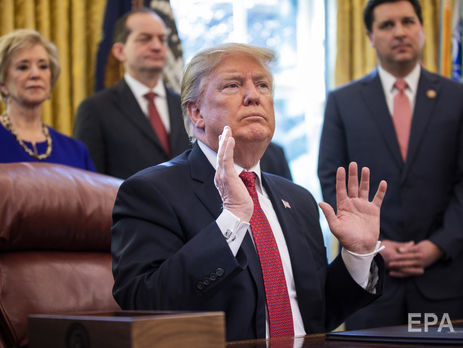 Трамп заявил, что за время пребывания в должности президента он потерял огромные суммы денег