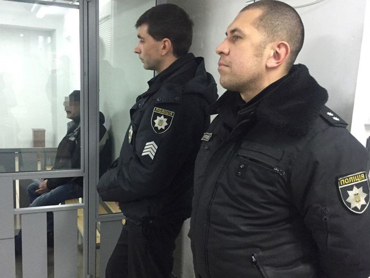 В Николаеве суд арестовал мужчину, который расстрелял супругов под зданием суда
