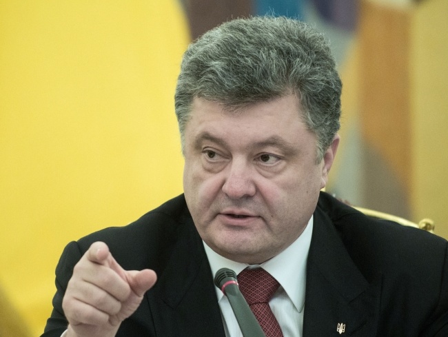 Порошенко и Олланд в телефонном разговоре сошлись на необходимости усиления миссии ОБСЕ на Донбассе