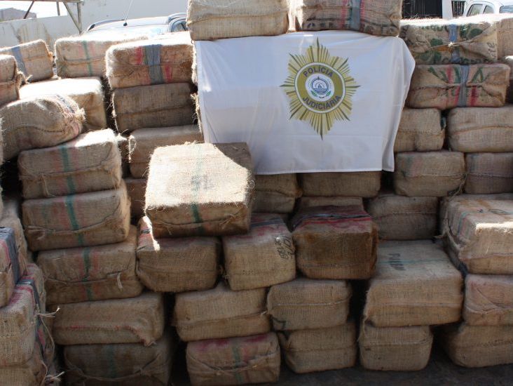 У Кабо-Верде затримали 11 російських моряків, їх обвинувачують у перевезенні майже 10 тонн кокаїну
