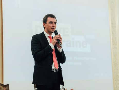 Омелян заявив, що у 2018 році експеримент щодо фінансування ремонту доріг коштом митниці 