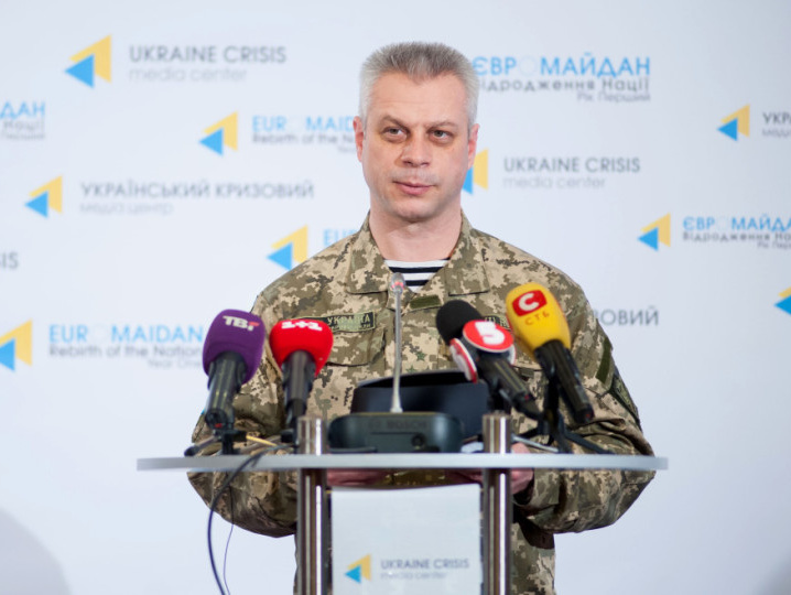 Лысенко: В случае наступления боевиков силы АТО оперативно вернут технику на передовую и дадут отпор противнику