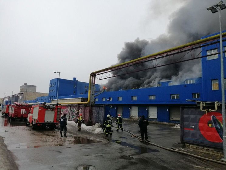 У Києві горить 7 тис. м² складських приміщень – ДСНС