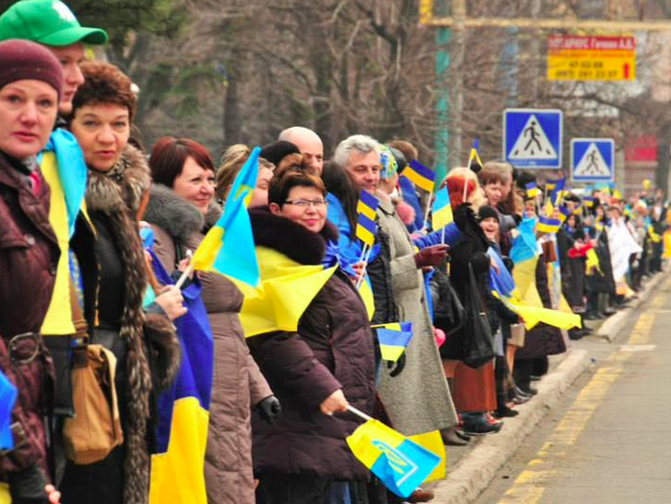 Дайджест 14 марта: Порошенко встретился с волонтерами, к Савченко пустили украинских врачей, Мариуполь протестует против агрессии РФ