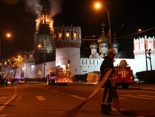 Пожар на колокольне Новодевичьего монастыря потушили