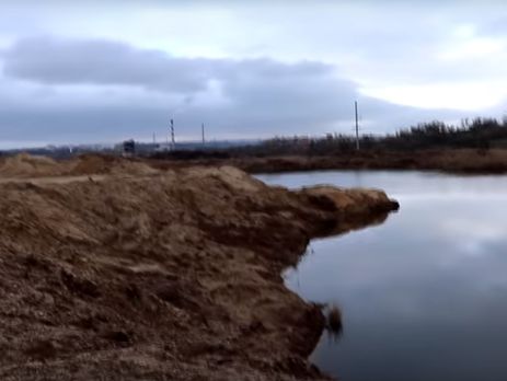 В оккупированной Керчи уничтожили дамбу хранилища отходов, все идет в море – СМИ