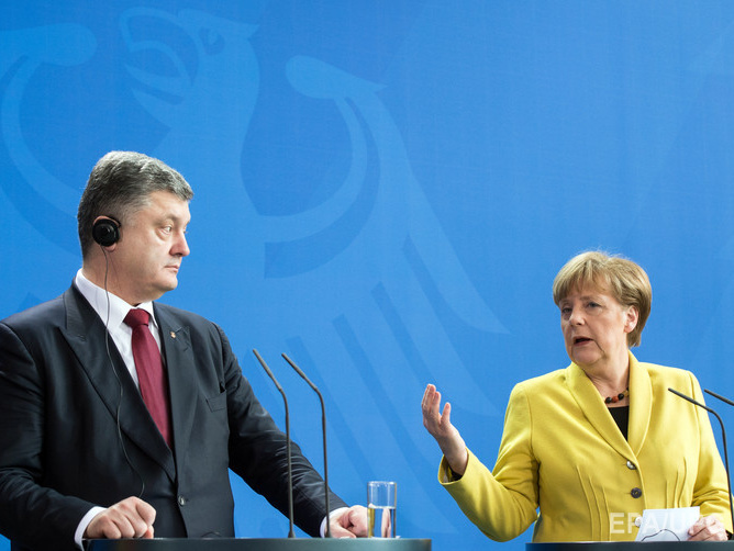Меркель: Мы будем продолжать следить за ситуацией на Донбассе