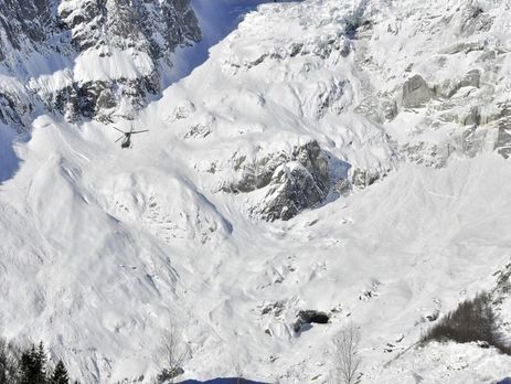 У вихідні щонайменше 10 лижників загинуло внаслідок сходження лавин в Альпах