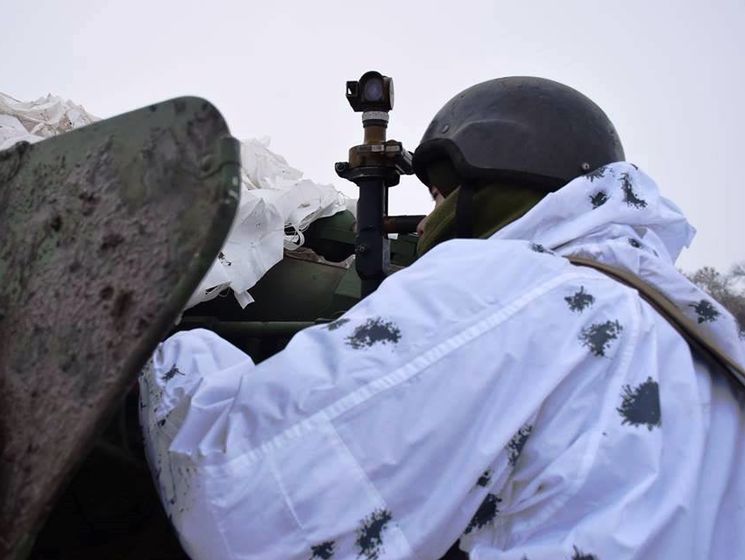 Сутки на Донбассе. 12 обстрелов, ранен украинский военный