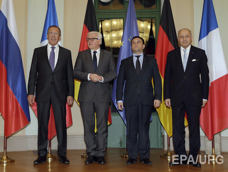 Порошенко и Меркель договорились о проведении встречи министров иностранных дел 