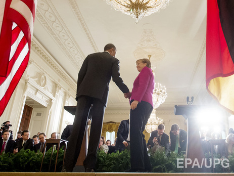Обама и Меркель договорились пока не ослаблять санкции против России