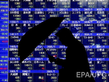 Цена на нефть Brent качнулась вниз до $54,53