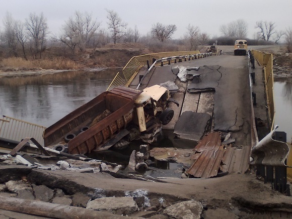 Москаль подтвердил, что мост через Северский Донец в Станице Луганской полностью разрушен
