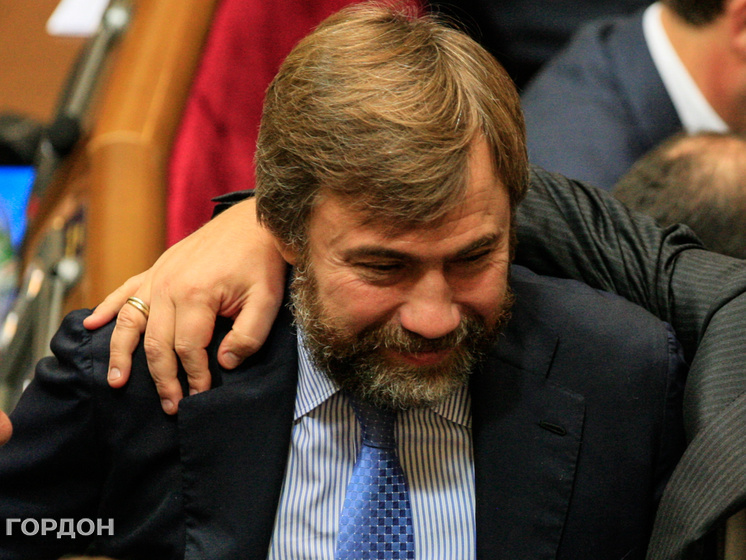 Раде не хватило голосов принять обращение к Порошенко о лишении Новинского украинского гражданства