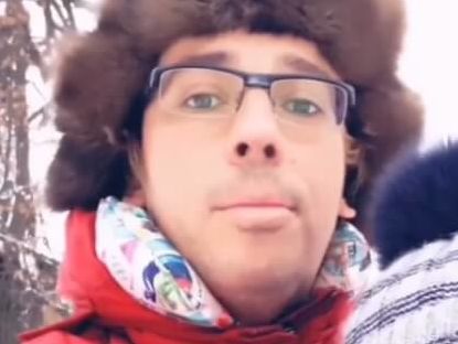 Галкін показав, як катається на санках із сином у Грязі