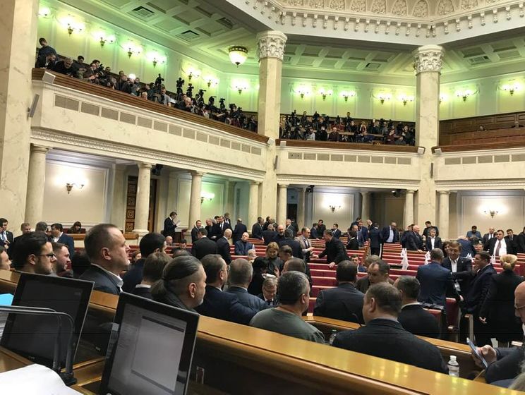 Ирина Геращенко заявила, что представители Радикальной партии и "Батьківщини" хотят сорвать голосование за изменения к Конституции о курсе Украины в Евросоюз и НАТО
