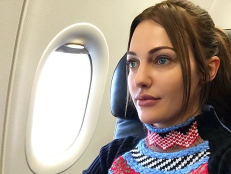 Узерлі приміряла образ із рожевим волоссям