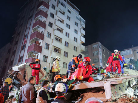 Число жертв обрушения жилого дома в Стамбуле возросло до шести