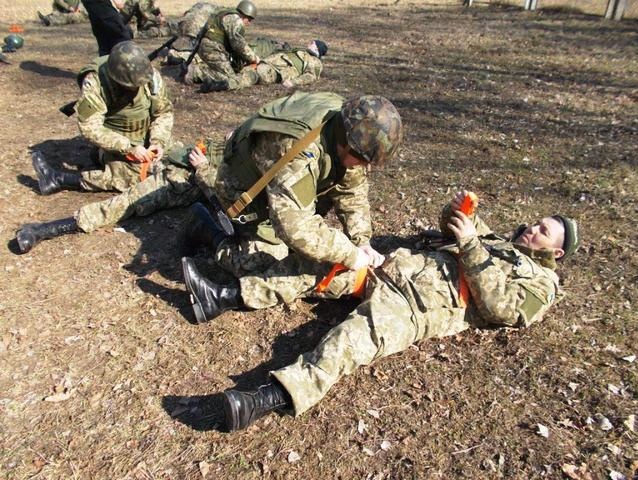 Штаб АТО: В Житомирском институте военные прошли курсы по тактической медицине