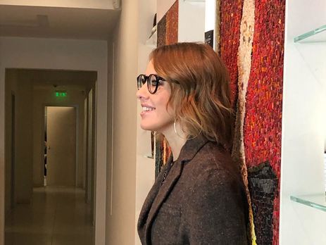 Собчак и Богомолов вместе улетели в Париж 