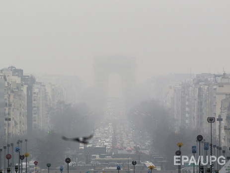 В Париже из-за загрязнения воздуха резко ограничат движение транспорта