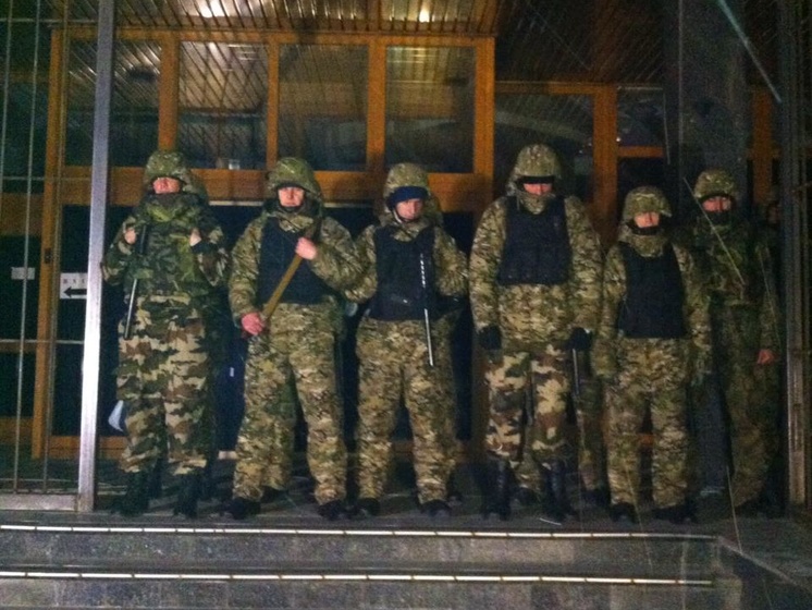 Нардеп Лещенко: У здания компании "Укрнафта" стоят бойцы батальона "Днепр-1"