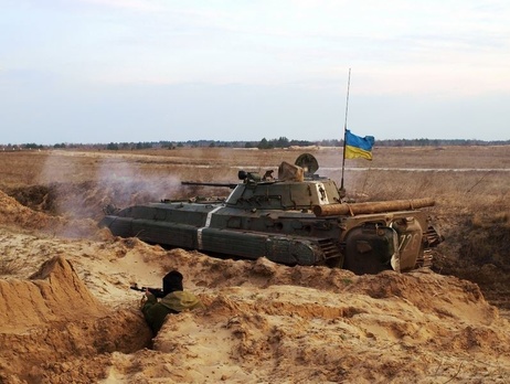 В Днепропетровской области прошли учения механизированных взводов. Фоторепортаж