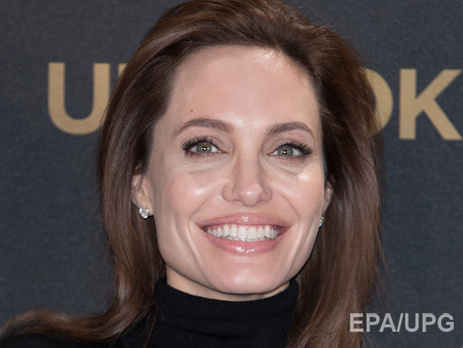 Актрисе Анджелине Джоли удалили яичники и маточные трубы