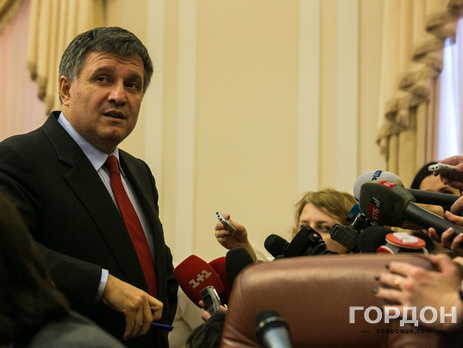 Аваков: Некоторые сотрудники МВД причастны к контрабанде в зоне АТО, скрывать это не имеет смысла