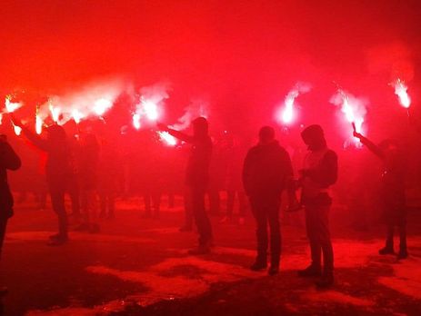 Активисты провели акцию протеста у дома Авакова