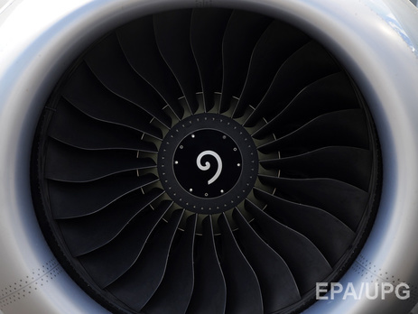 Boeing 737 с отказавшим двигателем успешно сел в Пулково