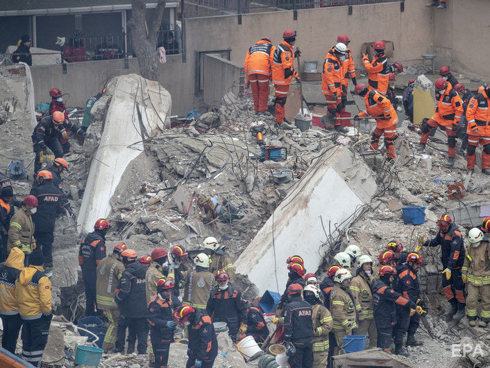 Кількість загиблих унаслідок обвалення будинку у Стамбулі сягнула 21