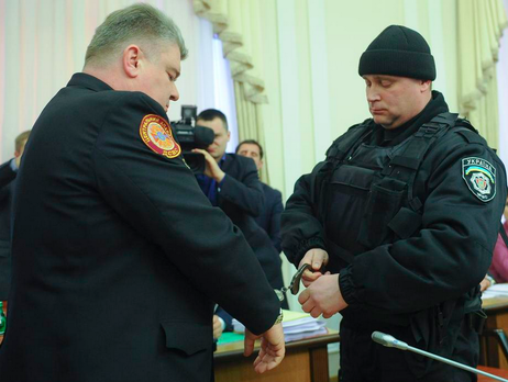 Публичные задержания чиновников: пиар или прививка от коррупции?