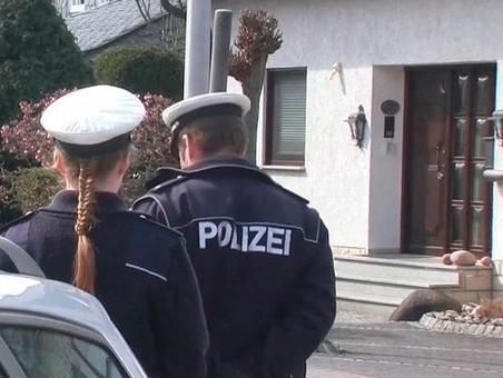 СМИ: Дом второго пилота разбившегося лайнера A320 взят под охрану