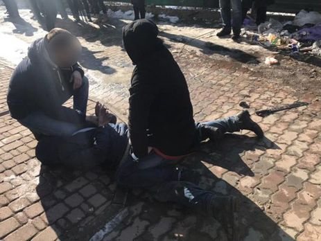 Суд арестовал жителя Калуша, который обстрелял радиостанцию и ранил полицейского мачете