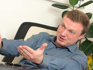 Заместитель председателя Днепропетровской ОГА Олейник временно останется на посту